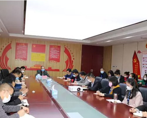 集團(tuán)新任中層干部接受集體廉政談話(huà)